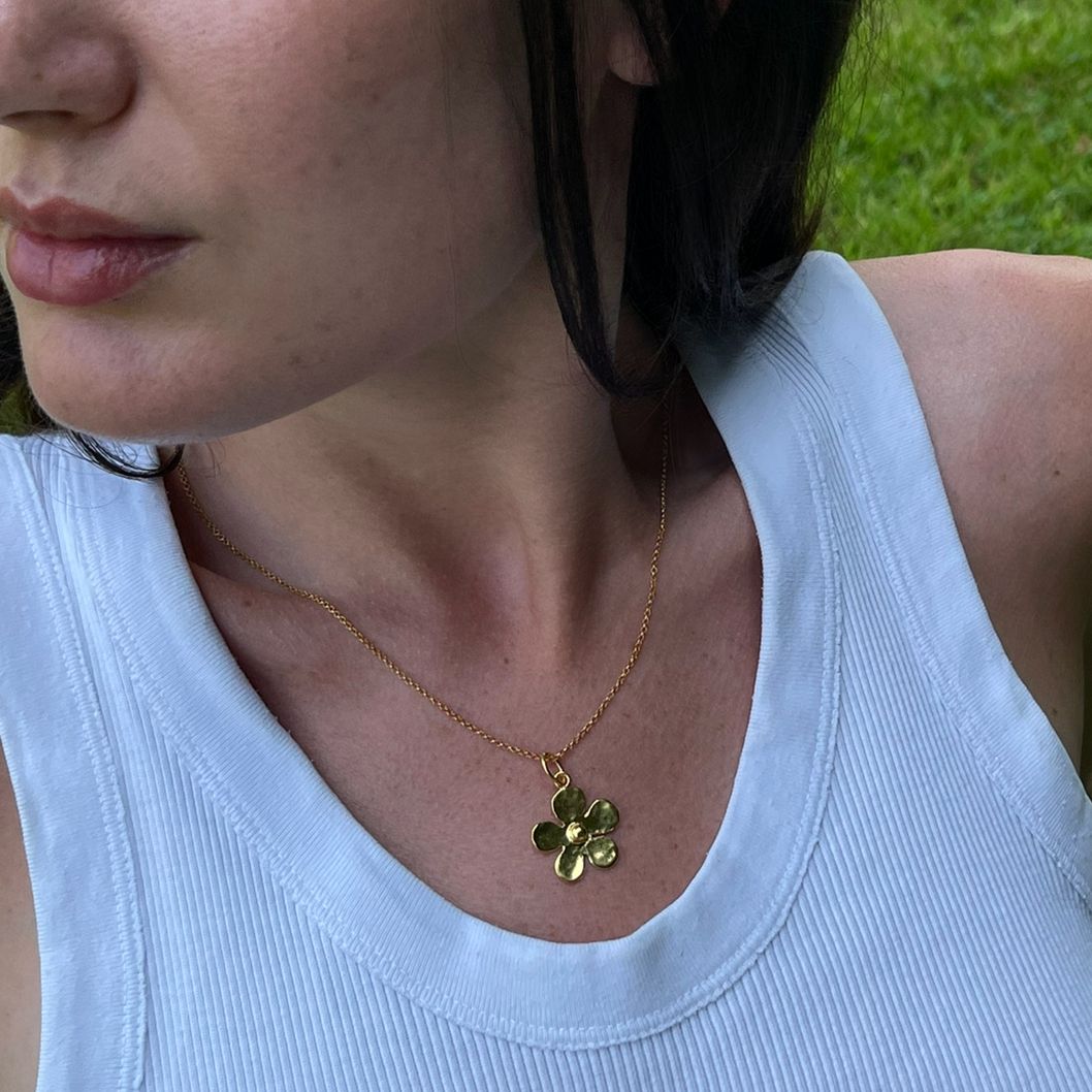 Small Gold Daisy Necklace