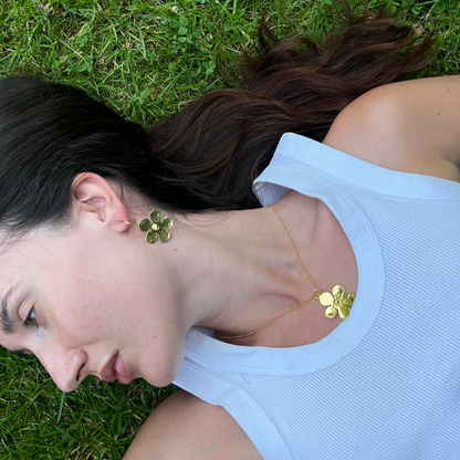 Large Gold Daisy Necklace